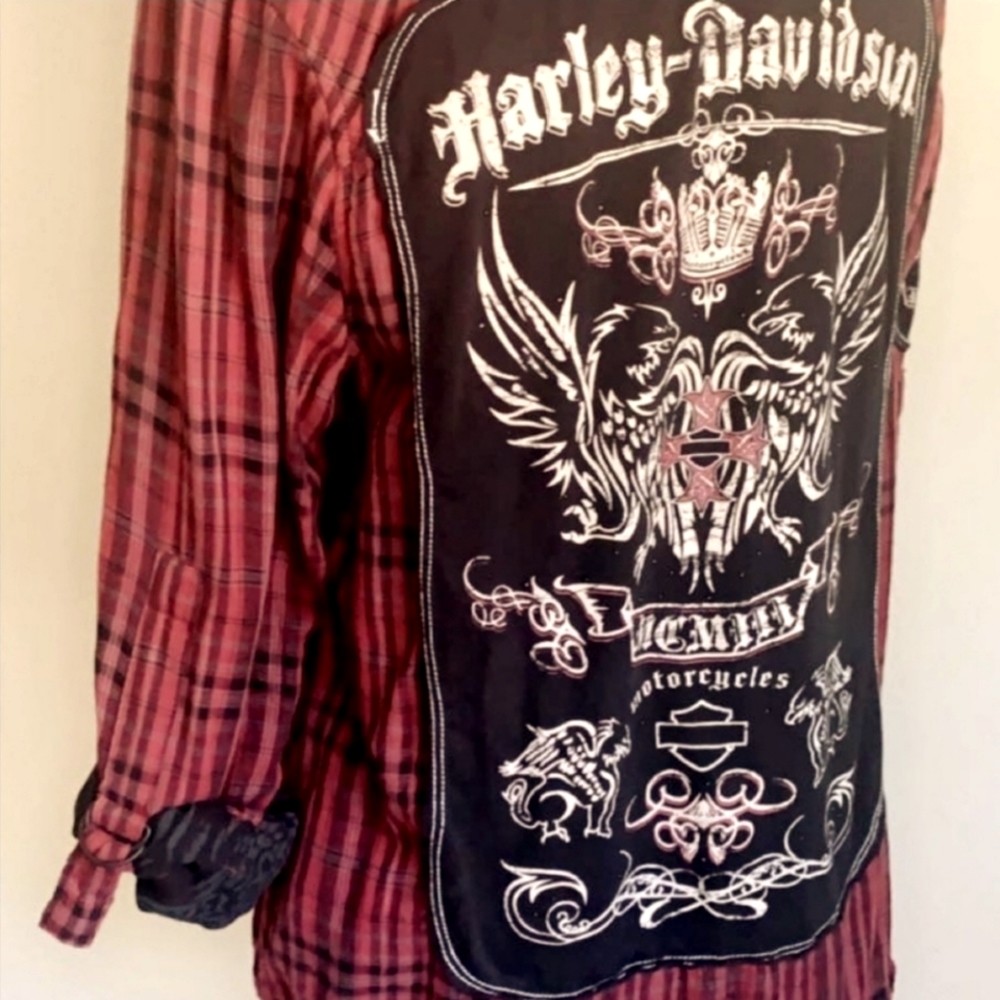 Harley Davidson Long sleeved Snap closure